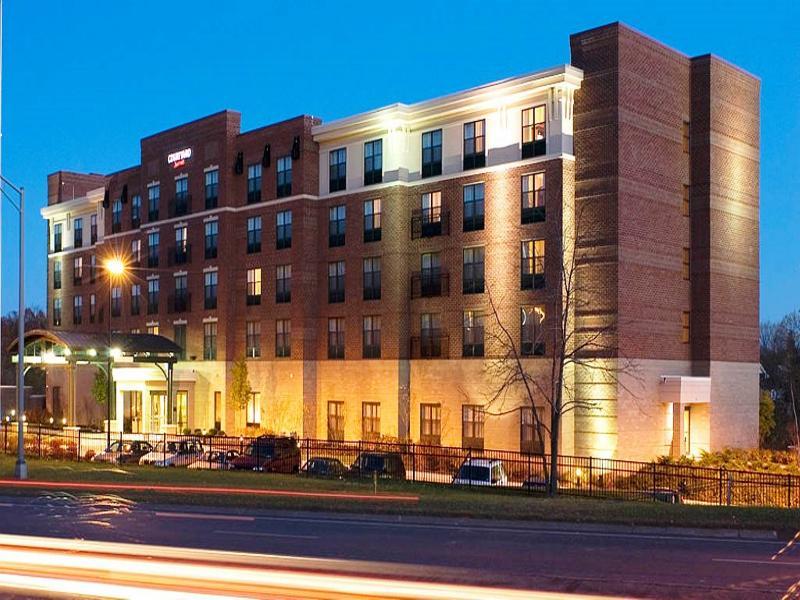 Отель Courtyard By Marriott Саратога-Спрингс Экстерьер фото