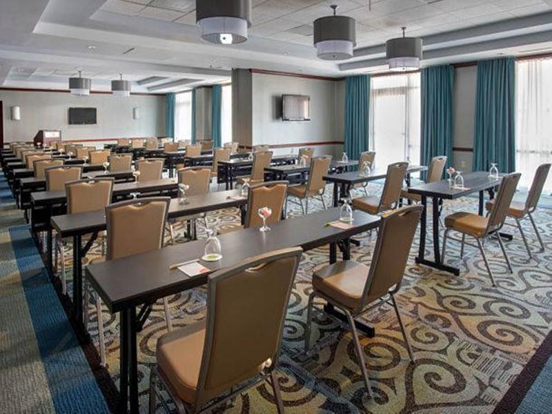 Отель Courtyard By Marriott Саратога-Спрингс Экстерьер фото